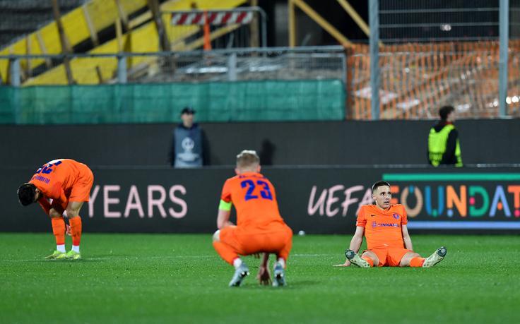 Prizori, ki povejo vse. Celjani po zgodovinskem remiju (2:2) v Firencah niso skrivali razočaranja. V Italijo so namreč prišli samozavestno in z velikim ciljem, da premagajo Fiorentino in napredujejo v polfinale. | Foto: Reuters