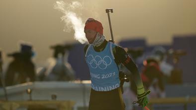 Biatlonci spoznavajo olimpijske proge v izjemnem mrazu in vetru