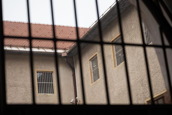 zapor | Težave s prenatrpanostjo zapora v Trstu niso novost.  | Foto STA