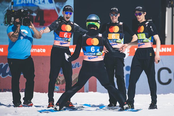 Slovenci so v planiški praznik vstopili kot četrti v pokalu narodov, zdaj zaostajajo le še za Avstrijo. | Foto: Grega Valančič/Sportida