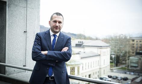 Vlada: Meje pristojnosti senata KPK pod vprašajem