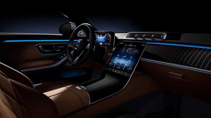 Notranjost novega Mercedes-Benzovega razreda S ni več skrivnost. Poudarek bo na večjem digitalnem zaslonu na spodnjem delu sredinske konzole. | Foto: Mercedes-Benz