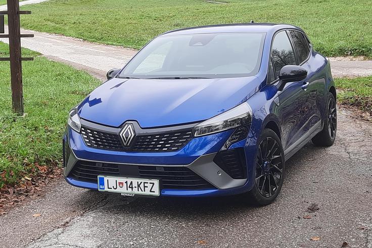 Clio v prvem polletju kot edini z več kot tisoč novimi registracijami. | Foto: Aleš Črnivec