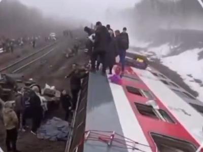 V iztirjenju vlaka v Rusiji najmanj 55 poškodovanih