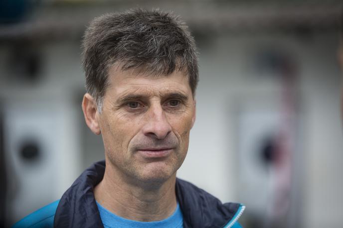 Peter Slatnar | Peter Slatnar pravi, da v zakulisju smučarskih skokov ne odločajo le smuči, ampak tudi kuverte. | Foto Bojan Puhek