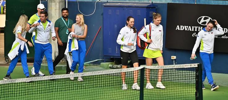 V slovenski ekipi je očitno dobro vzdušje. | Foto: Tenis Slovenija