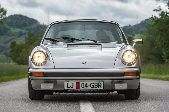 Pogled na eno od največjih avtomobilskih ikon. Porsche 911 S iz leta 1975. | Foto: Gašper Pirman