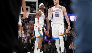 Prvakom lige NBA uspelo kot prvim #video