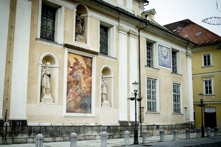 Stolnica sv. Nikolaja, poškodovana freska | Foto: Ana Kovač