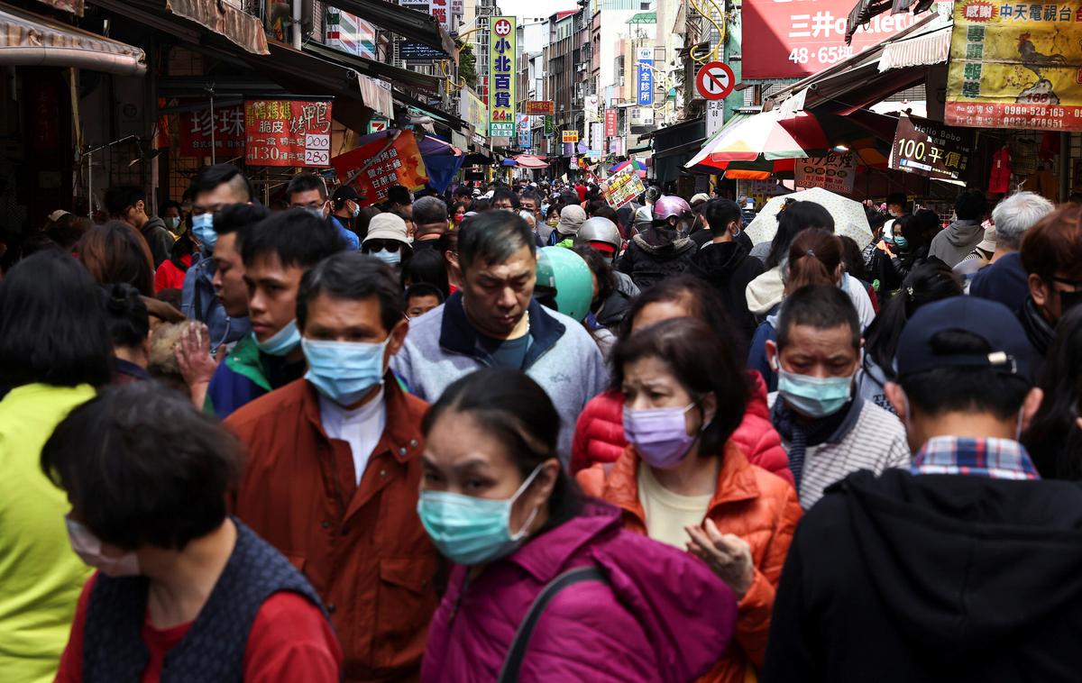 Tajvan | Na Tajvanu jim je z ukrepi za zajezitev novega koronavirusa uspelo praktično izkoreniniti bolezen covid-19. | Foto Reuters