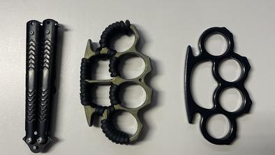 Na shodu v Novem mestu zaseženih več kosov orožja #foto