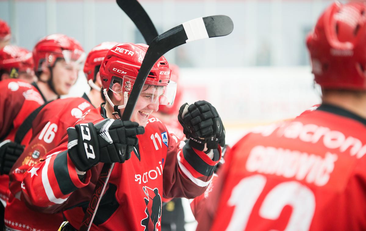 Acroni Jesenice SŽ Olimpija Alpska liga derbi | Jeseničani so na zadnji domači tekmi rednega dela Alpske lige zanesljivo odpravili Milano. | Foto Peter Podobnik/Sportida