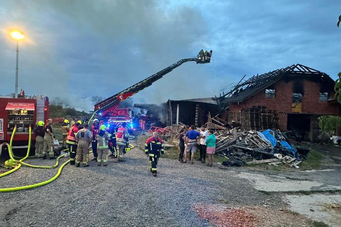 Požar Lastomerci | Požar je gasilo več gasilskih društev. | Foto PGD Gornja Radgona