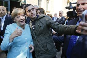 81 odstotkov Nemcev meni, da je Merklova naredila zmešnjavo z migrantsko politiko