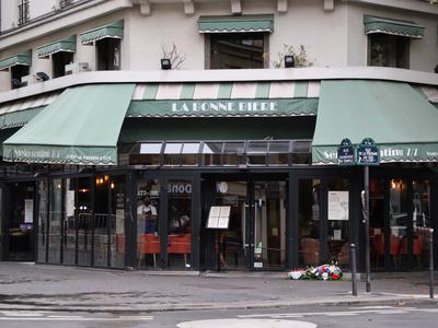 V Franciji se spominjajo žrtev terorističnih napadov pred desetimi leti