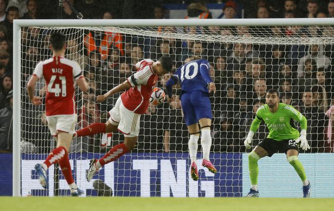 V drugem mestnem derbiju dneva sta se pomerila londonska velikana Chelsea in Arsenal. | Foto: Reuters