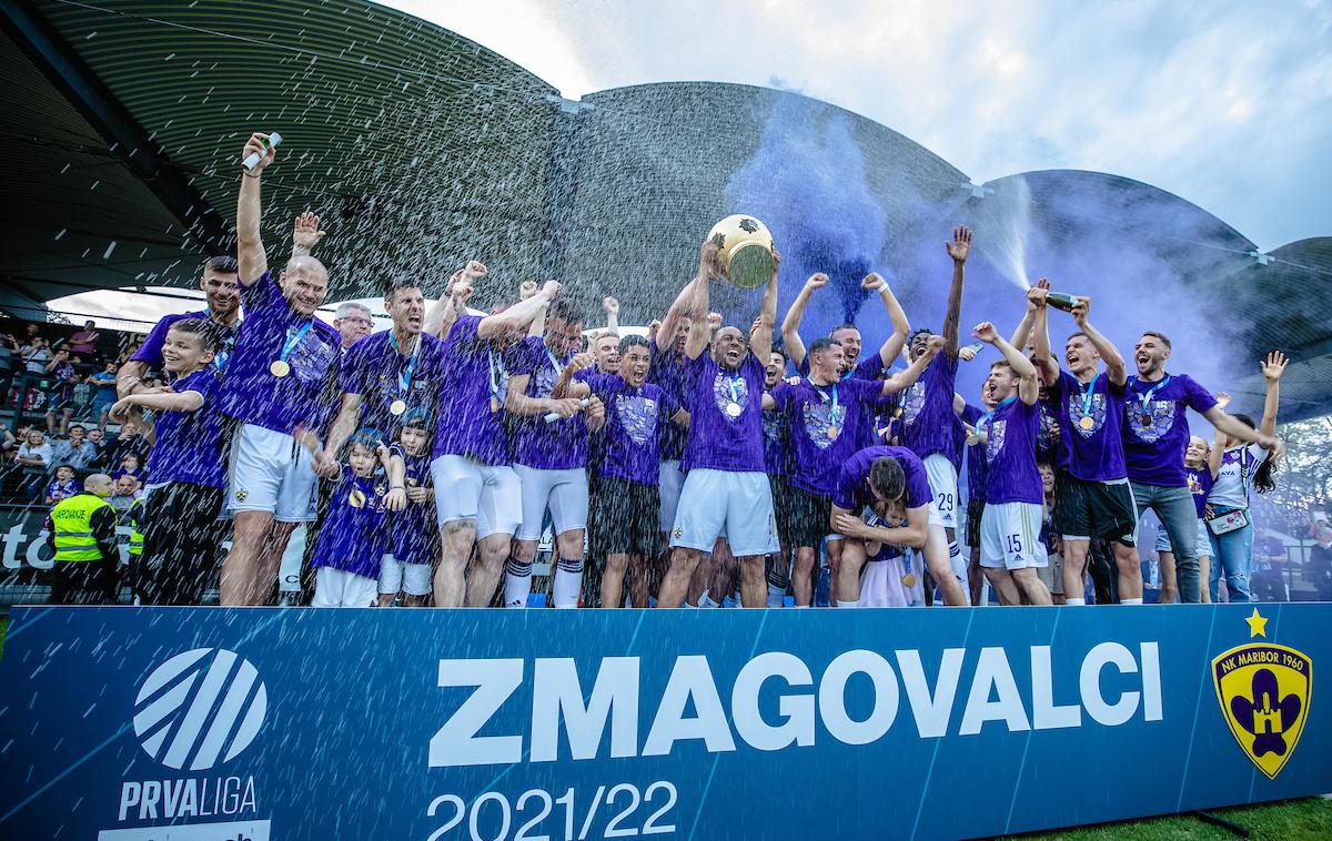 NK Maribor prvak 2022 | Pred dvema tednoma slavja naslova prvaka, v ponedeljek pa se že začenja nova sezona. | Foto Blaž Weindorfer/Sportida