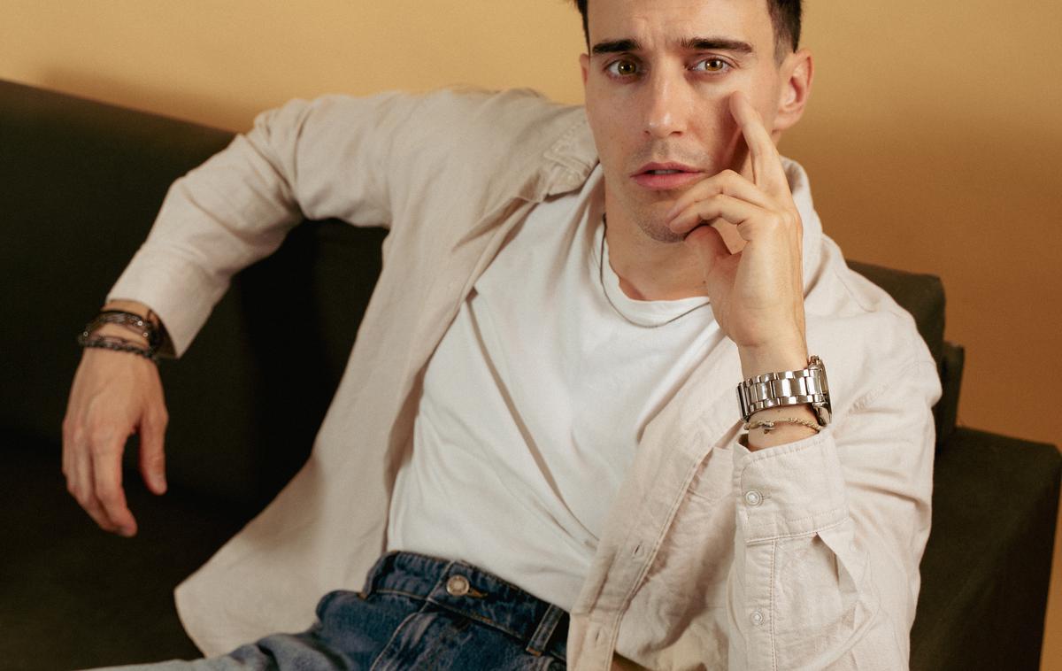 Nino Ošlak, glasbenik | "Poučevanje mi daje poseben stik z realnostjo: delo z mladimi talenti me spomni na to, zakaj sem se sploh podal v glasbo." | Foto Teo Trup