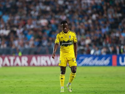 MLS zaradi stav dosmrtno prepovedala igranje dvema nogometašema