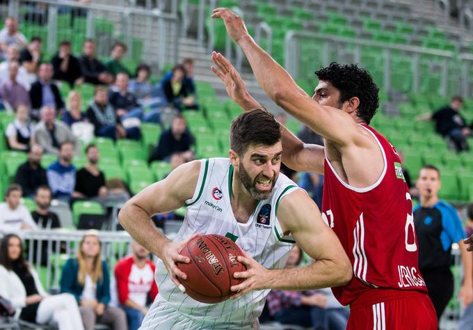 Dražen Bubnić je bil s 17 točkami najboljši strelec Olimpije. | Foto: Vid Ponikvar