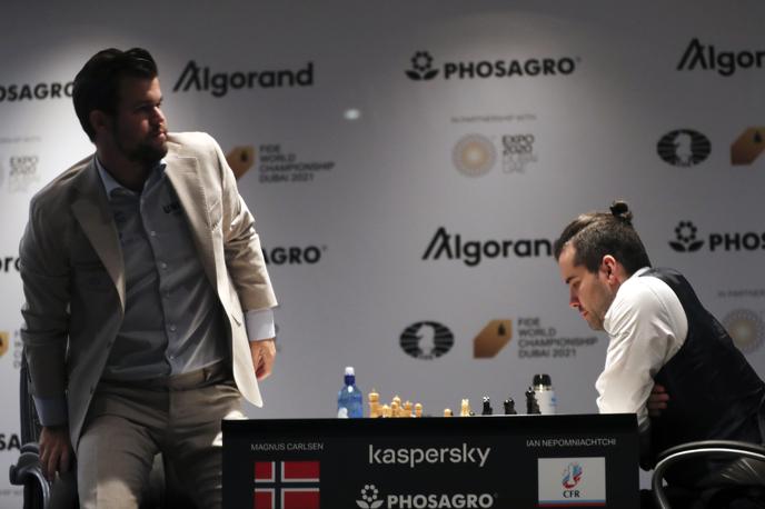 Magnus Carlsen vs. Jan Nepomnjašči | Šahista za zdaj poravnana v boju za naslov svetovnega prvaka. | Foto Guliverimage