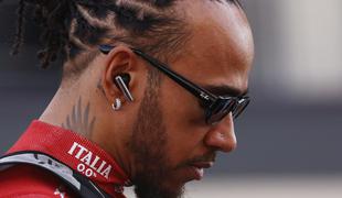 Vsega in vseh ima dovolj: Telefon gre v koš za smeti