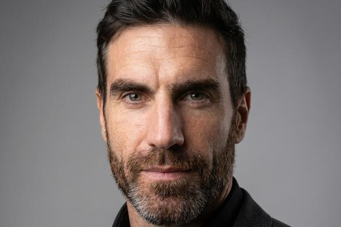 Niko Gamulin | Niko Gamulin je sam analiziral posnetke nezakonitih prisluhov in svoje ugotovitve začel objavljati na družbenem omrežju X.  | Foto Causaris.ai/zajem zaslona