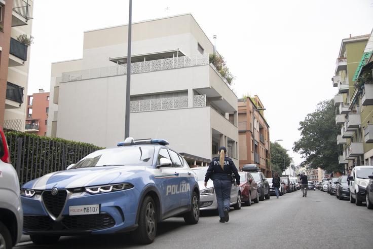 Policisti še preiskujejo vse okoliščine dogodka.  | Foto: Reuters