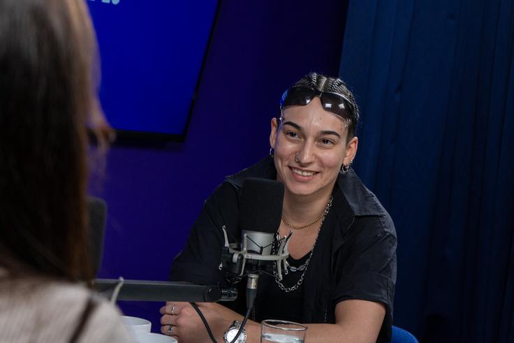 "Sem človek, ki si upa nositi srce na pladnju in to ne pomeni, da si krhek, ampak da si močnejši od ostalih." | Foto: Liam Toni Šironjič