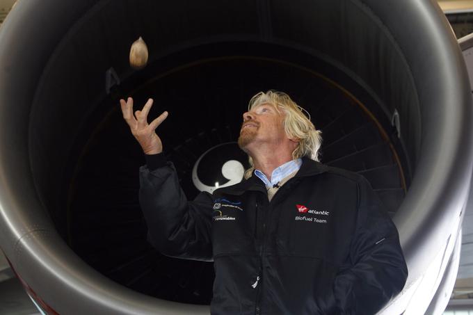 Boeing 747 Bransonove letalske družbe Virgin Atlantic je leta 2008 opravil prvi čezoceanski let, pri katerem je reaktivne motorje letala poganjalo izključno biogorivo.  | Foto: 