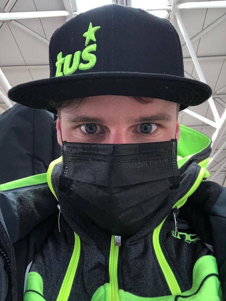 Tim Mastnak Tim Mastnak z zaščitno masko, ki je te dni del vsakdana. | Foto: osebni arhiv/Lana Kokl