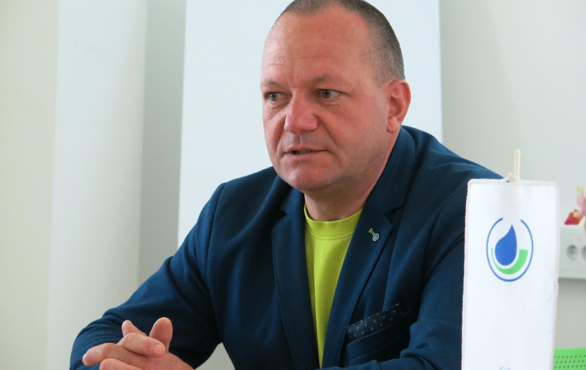 Matjaž Berčon | Matjaž Berčon pojasnjuje, da službenega vozila ni vozil sam, temveč njegov kolega, sam pa da je bil v vozilu sopotnik. | Foto STA