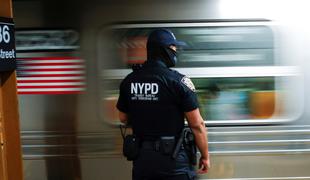 Neznanec na newyorški podzemni železnici ubil potnika