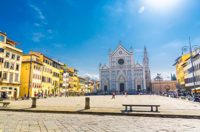Firence so kot ena najbolj priljubljenih italijanskih turističnih destinacij zaradi kratkoročnih najemov turistov, ki v središču bivajo manj kot 30 dni, izčrpale stanovanjski sklad. | Foto: Shutterstock