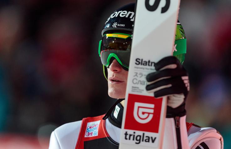 Peter Prevc je upravičeno nekoliko zaskrbljen, saj takšnih uvrstitev v zadnjih sezonah ni vajen. | Foto: Sportida