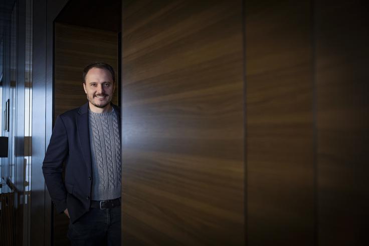 "Mi igramo vsem. Naše občinstvo prihaja z vseh področij. Tudi vsak član Modrijanov ima politično povsem svoj pogled," priznava pevec Modrijanov. | Foto: Ana Kovač