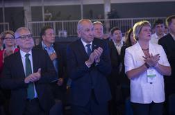 SDS s kongresom zagnala volilni stroj, kaj pravijo o "večnem predsedniku" Janši?
