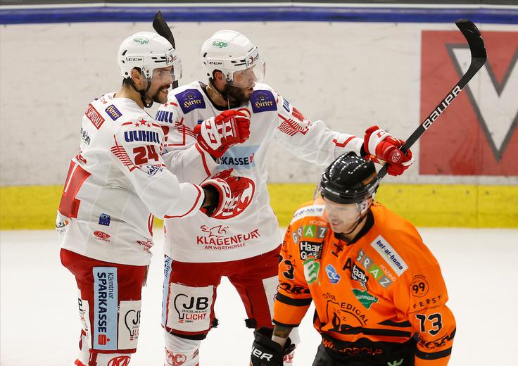 Rok Tičar se bo s soigralci Celovca za polfinale udaril s koroškim tekmecem Beljakom. | Foto: Sportida
