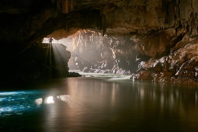 Reka Pivka, domovanje človeške ribice globoko v podzemlju. | Foto: Postojnska jama