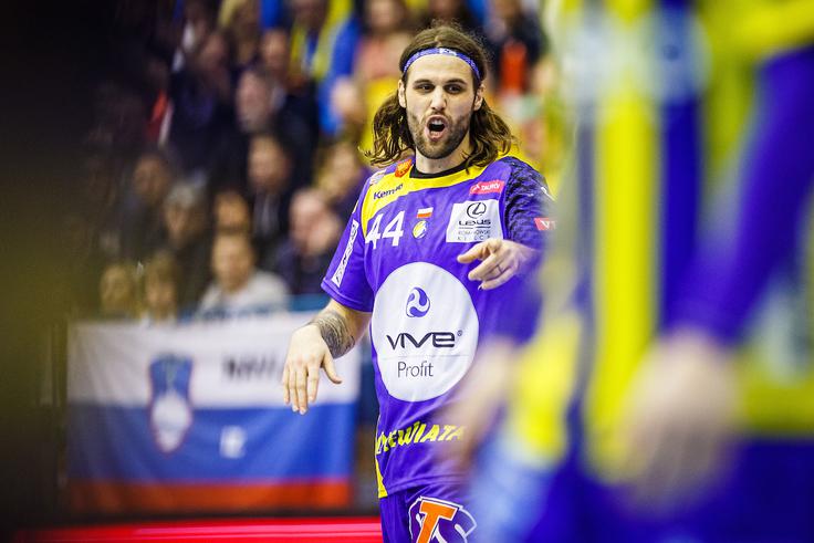 Dean Bombač bo za Kielce, če se seveda vmes ne bo kaj spremenilo, igral še pet let. | Foto: Grega Valančič/Sportida
