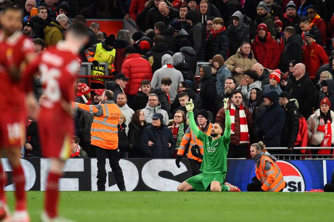 PSG Liverpool Gianluigi Donnarumma. | Takole je slavil Gianluigi Donnarumma. Izvrstno je branil že v rednem delu tekme. | Foto Reuters