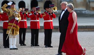 Dojenček Trump poletel nad Londonom #foto #video