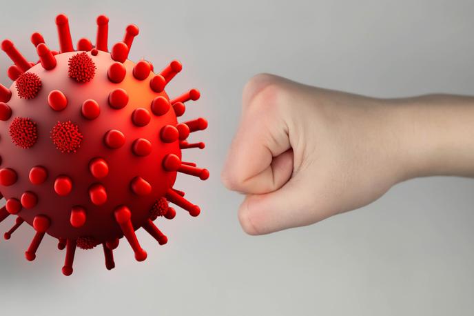 virus | "V Sloveniji je obvezno cepljenje otrok proti devetim nalezljivim boleznim – ošpicam, mumpsu in rdečkam, davici, tetanusu, oslovskemu kašlju, otroški paralizi, hemofilusu influence tipa B in hepatitisu B," našteva epidemiologinja Nadja Šinkovec Zorko z NIJZ. | Foto Shutterstock