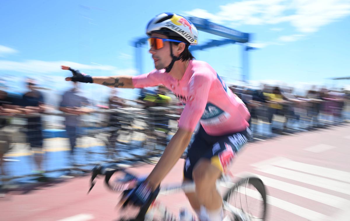 Primož Roglič, Giro 2025 | Primož Roglič je spet predal rožnato majico vodilnega na Giru. | Foto Guliverimage