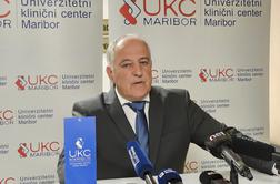 To je mož, ki je na čelu UKC Maribor zamenjal Flisa
