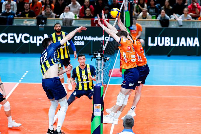 Pokal CEV: ACH Volley - Fenerbahče | Odbojkarji ACH Volleyja bodo na povratni tekmi četrtfinala pokala CEV branili minimalno prednost s prve tekme, ko so zmagali s 3:2. | Foto Aleš Fevžer