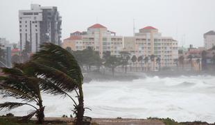 Tropska nevihta povsem razdejala majhno karibsko državico 