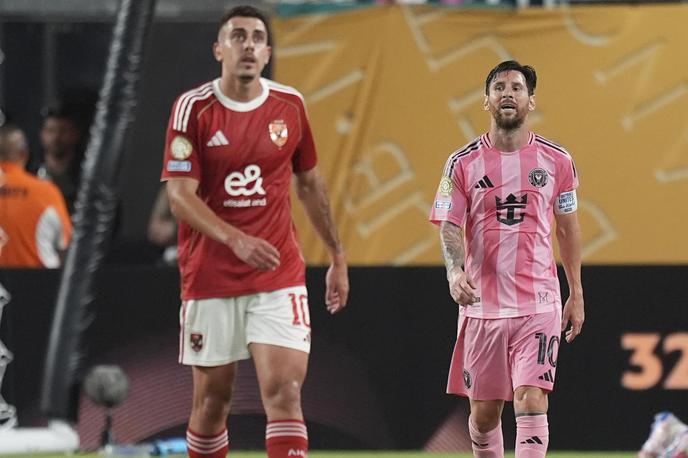 Nejc Gradišar Lionel Messi | Slovenski nogometaš Nejc Gradišar je s soigralci remiziral proti Interju iz Miamija in Lionelu Messiju. | Foto Guliverimage