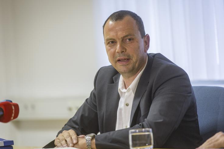 Na specializiranem tožilstvu kot oviro izpostavljajo zakonitost dokazov, pridobljenih v tujini, saj v posameznih državah veljajo različni dokazni standardi tako za zbiranje obvestil in dokazov kot tudi za izvajanje (prikritih) preiskovalnih ukrepov. | Foto: Bojan Puhek