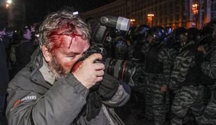 V posredovanju policije v Ukrajini več ranjenih